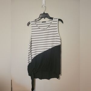 Staccato Tie Front Tank Size Large Black and White